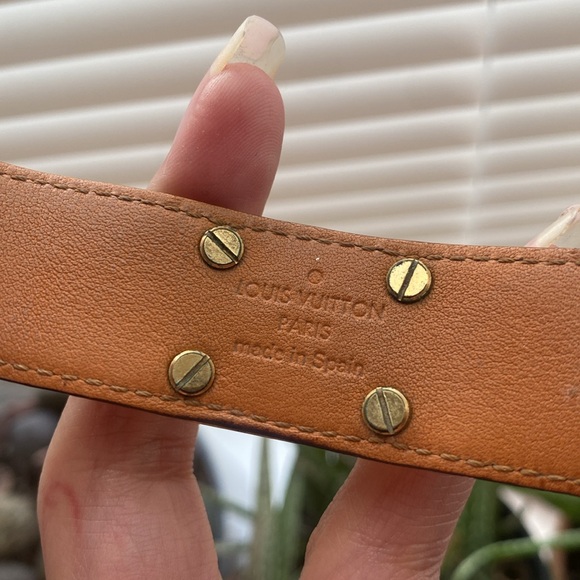 Louis Vuitton Monogram Nano Essential V Bracelet 17 - Picture 3 of 6